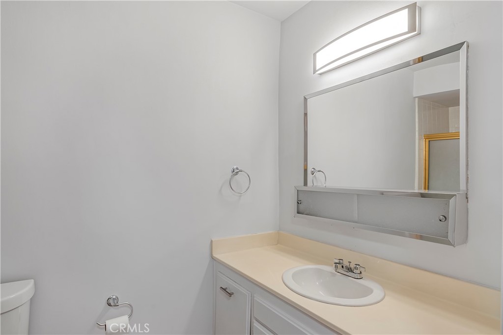 5429 Newcastle Avenue 309