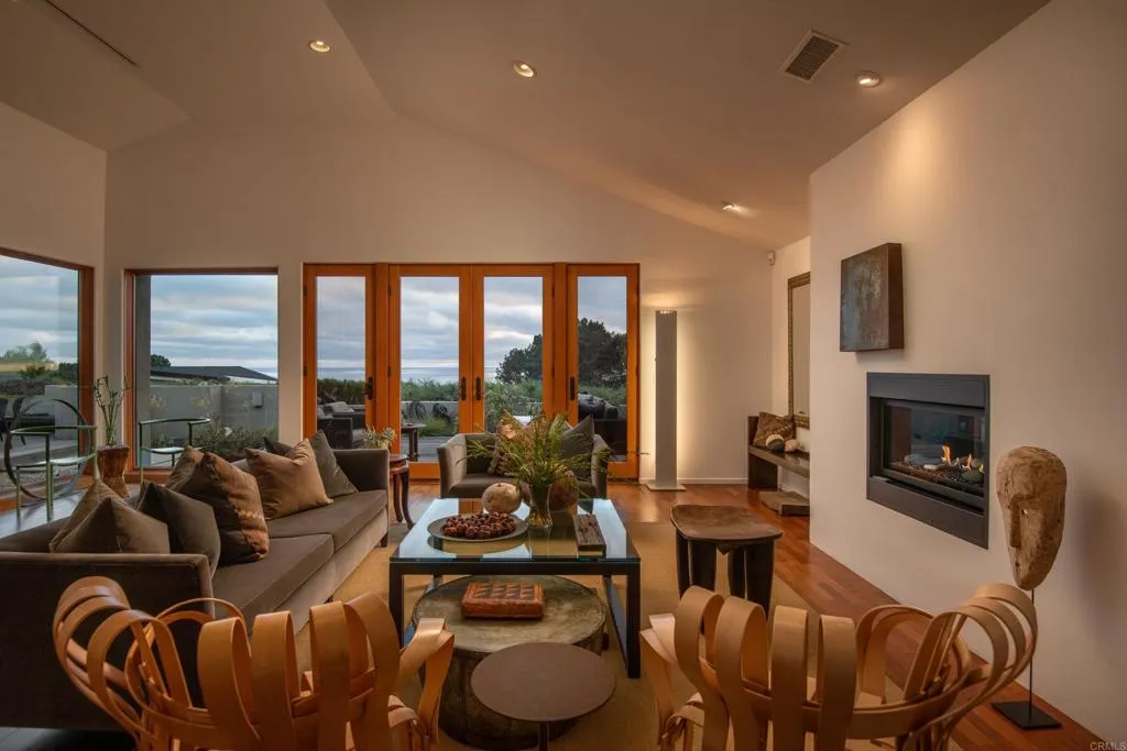 Del Mar, California 92014, United States, 3 Bedrooms Bedrooms, ,3 BathroomsBathrooms,Residential,Active,210027