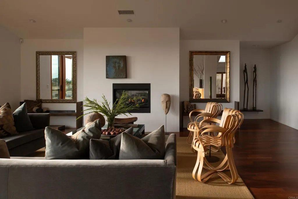 Del Mar, California 92014, United States, 3 Bedrooms Bedrooms, ,3 BathroomsBathrooms,Residential,Active,210027