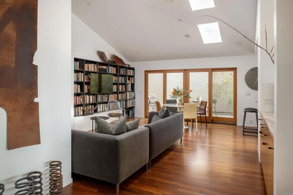 Del Mar, California 92014, United States, 3 Bedrooms Bedrooms, ,3 BathroomsBathrooms,Residential,Active,210027