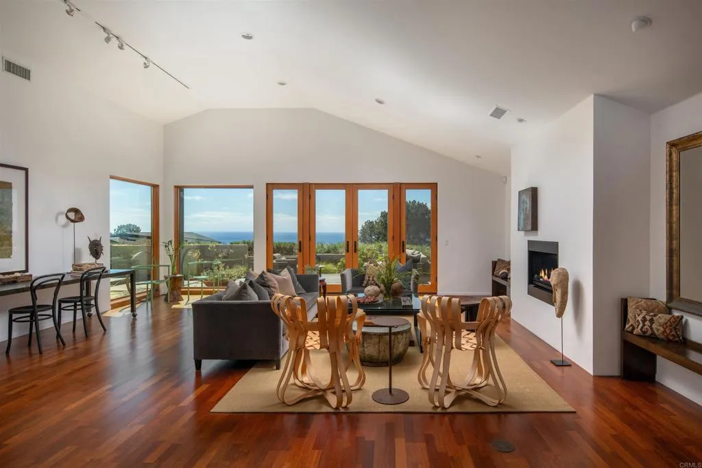 Del Mar, California 92014, United States, 3 Bedrooms Bedrooms, ,3 BathroomsBathrooms,Residential,Active,210027