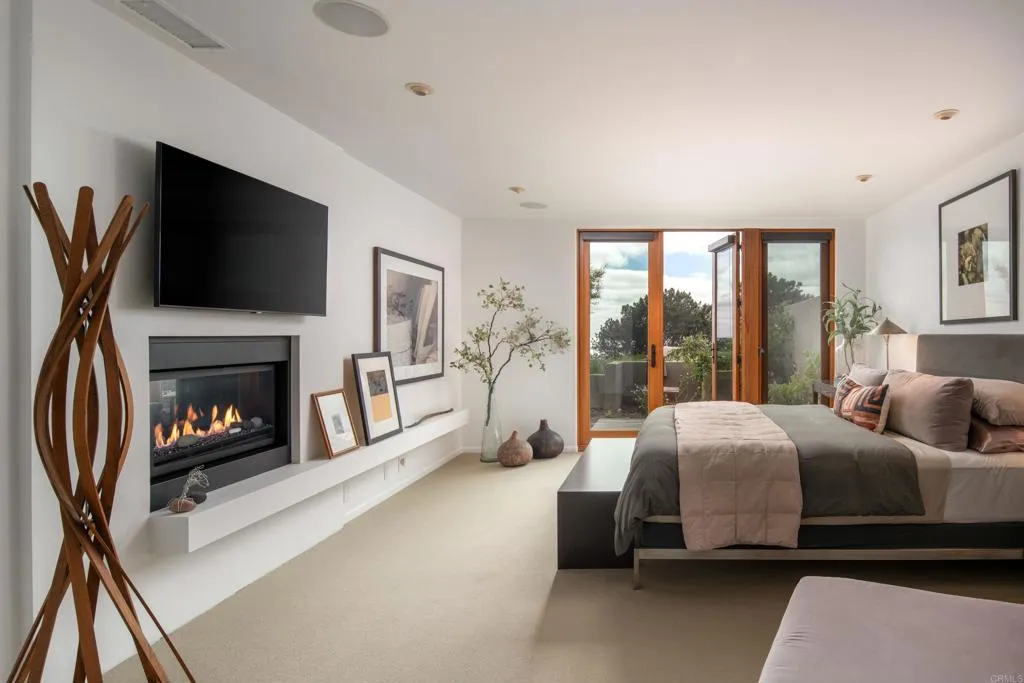 Del Mar, California 92014, United States, 3 Bedrooms Bedrooms, ,3 BathroomsBathrooms,Residential,Active,210027