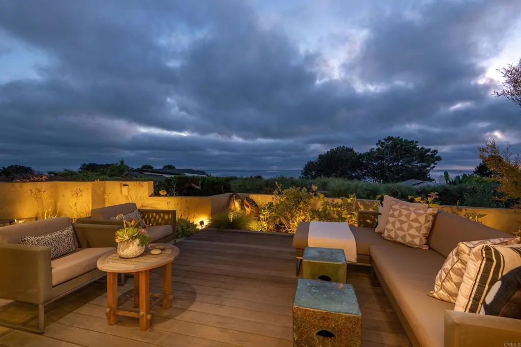 Del Mar, California 92014, United States, 3 Bedrooms Bedrooms, ,3 BathroomsBathrooms,Residential,Active,210027