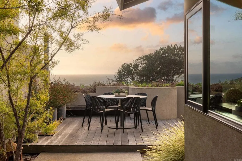 Del Mar, California 92014, United States, 3 Bedrooms Bedrooms, ,3 BathroomsBathrooms,Residential,Active,210027