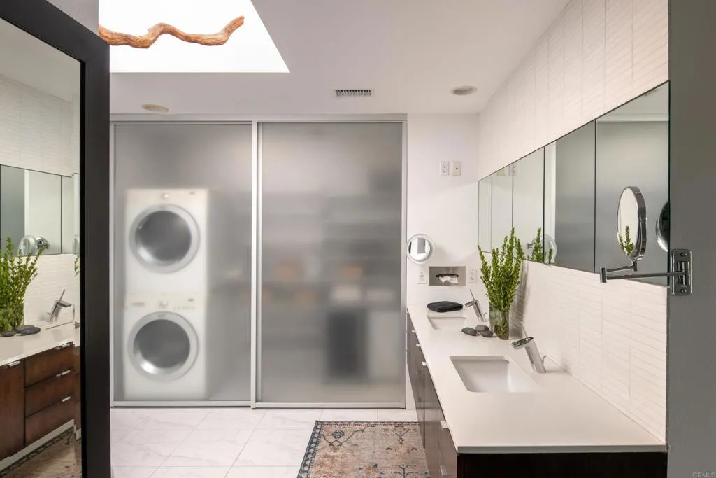 Del Mar, California 92014, United States, 3 Bedrooms Bedrooms, ,3 BathroomsBathrooms,Residential,Active,210027