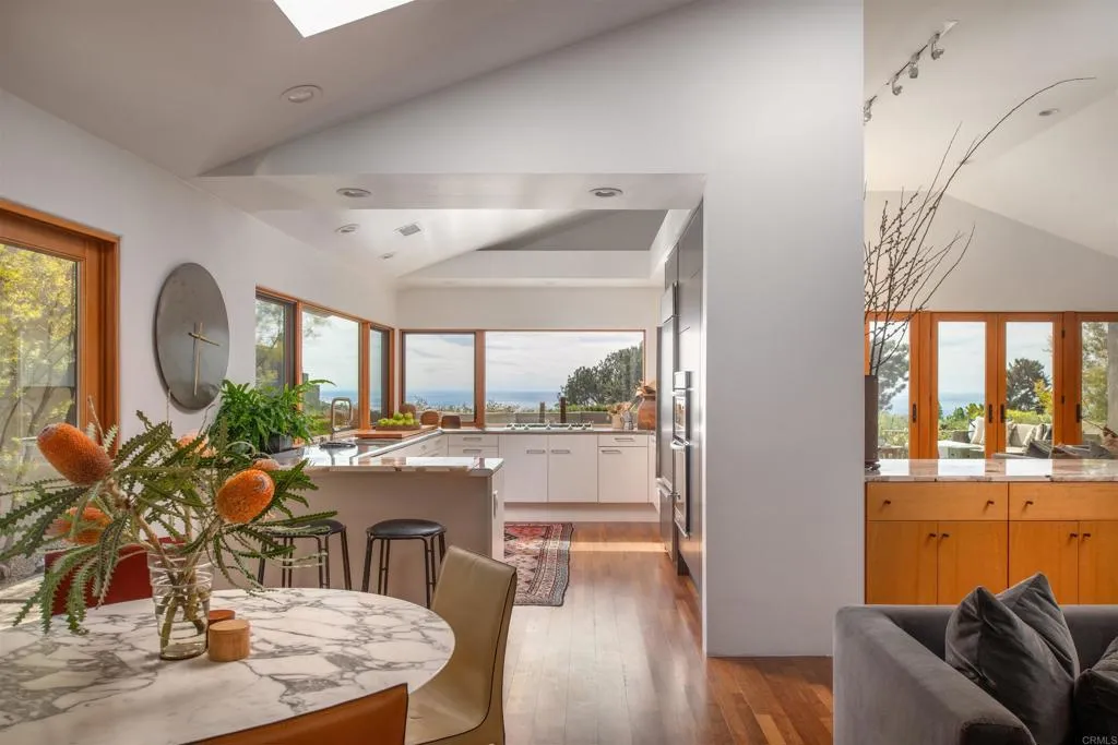 Del Mar, California 92014, United States, 3 Bedrooms Bedrooms, ,3 BathroomsBathrooms,Residential,Active,210027