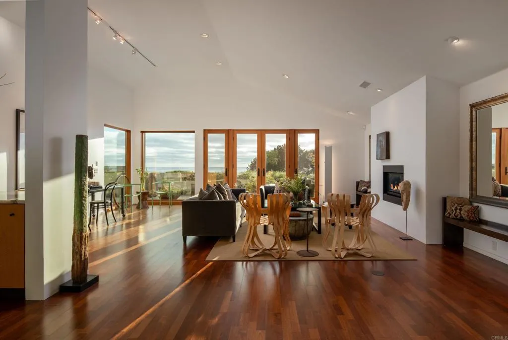 Del Mar, California 92014, United States, 3 Bedrooms Bedrooms, ,3 BathroomsBathrooms,Residential,Active,210027