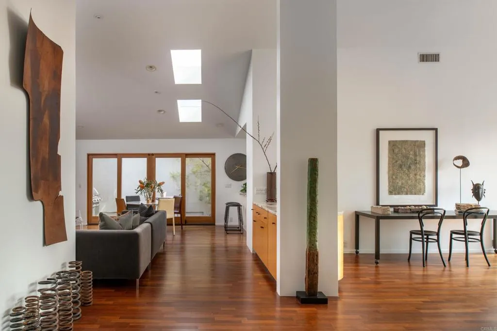 Del Mar, California 92014, United States, 3 Bedrooms Bedrooms, ,3 BathroomsBathrooms,Residential,Active,210027