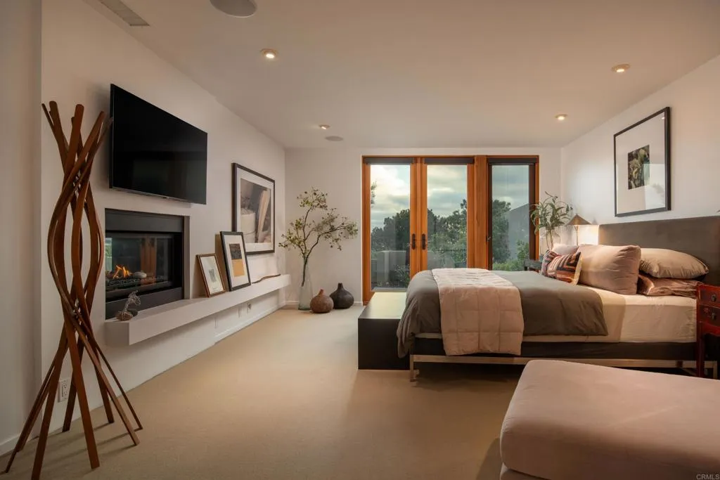 Del Mar, California 92014, United States, 3 Bedrooms Bedrooms, ,3 BathroomsBathrooms,Residential,Active,210027