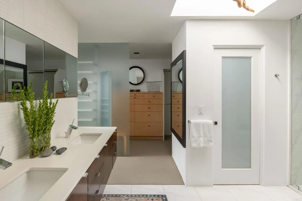 Del Mar, California 92014, United States, 3 Bedrooms Bedrooms, ,3 BathroomsBathrooms,Residential,Active,210027