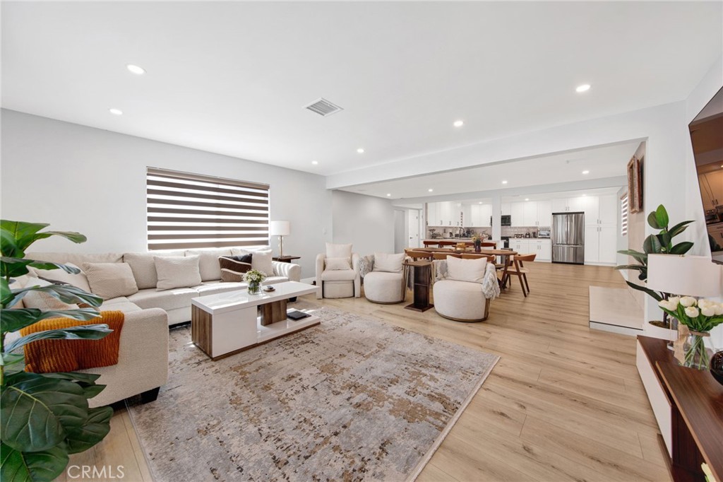 16052 & 16050 Bahama Street