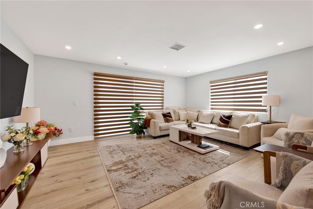 16052 & 16050 Bahama Street