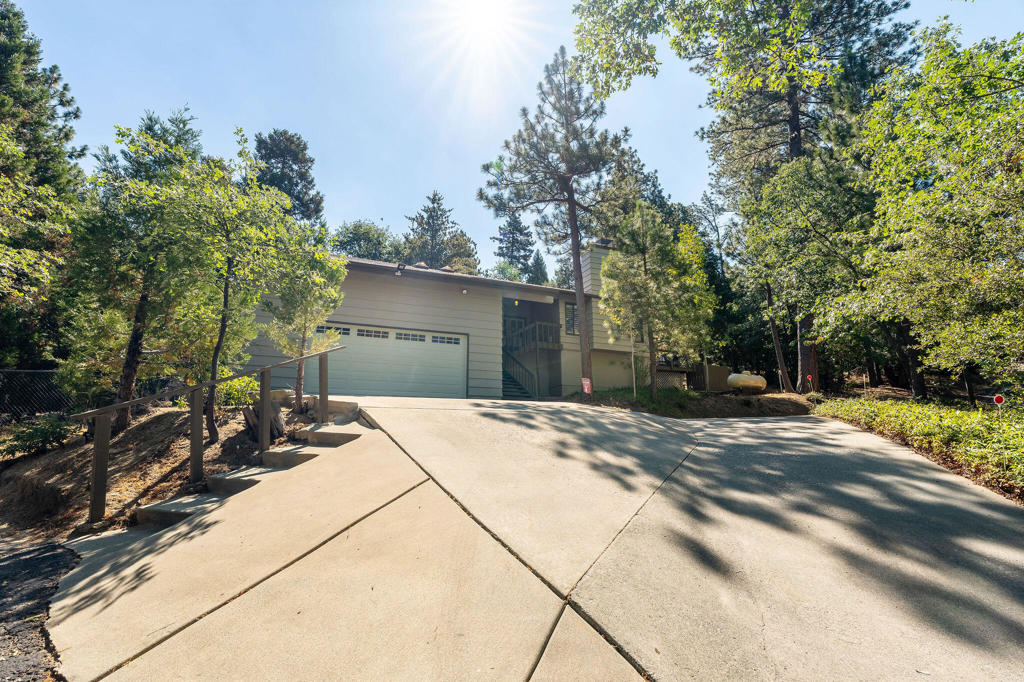 26800 Meadow Glen Drive