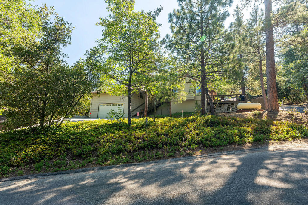 26800 Meadow Glen Drive