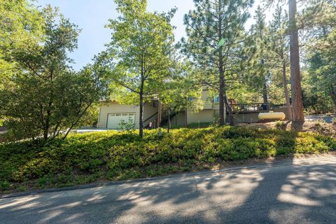 Photo of 26800 Meadow Glen Drive, Idyllwild, CA 92549 (MLS # 219133785PS)