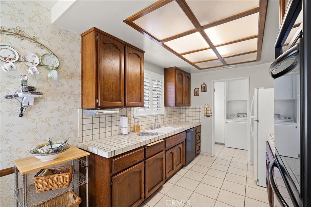 513 W Shadwell Street
