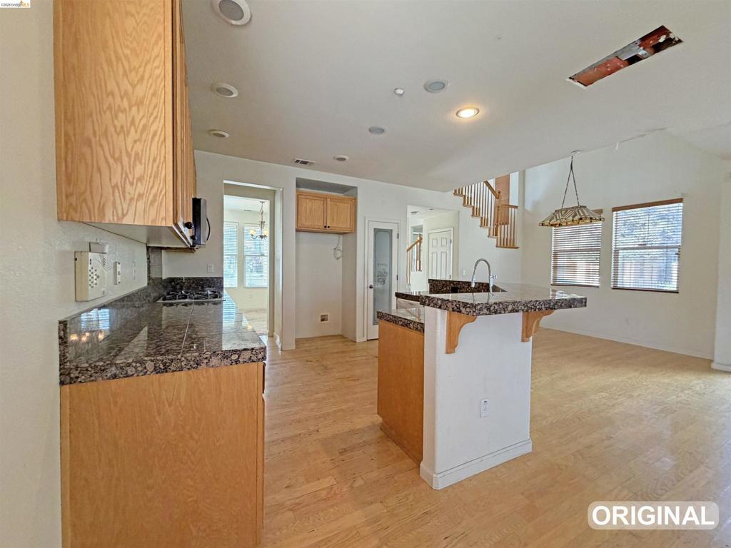 140 Treadwell Ct