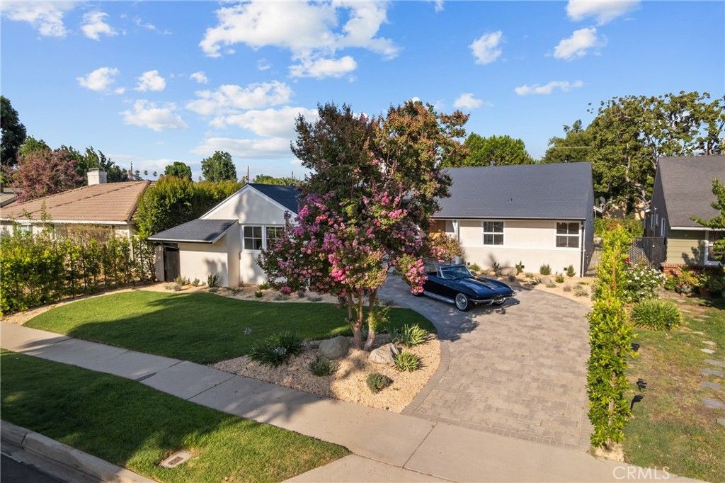 Photo of 7018 Aldea Avenue, Lake Balboa, CA 91406 (MLS # SR25249293)