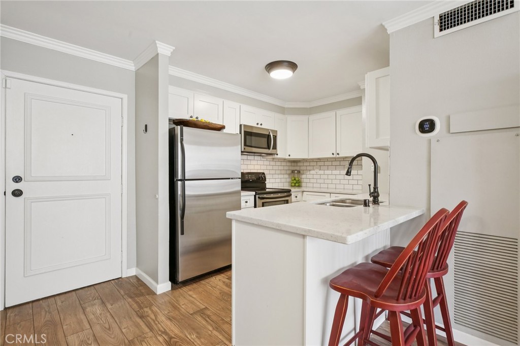 1750 E Ocean 102