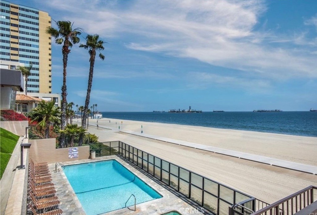 Queens Surf (QS) - Residential