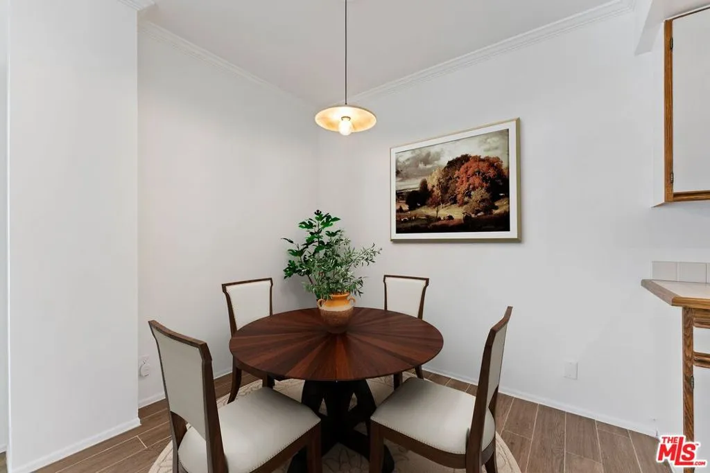 Los Angeles, California 90069, United States, 1 Bedroom Bedrooms, ,2 BathroomsBathrooms,Residential,Active,223815