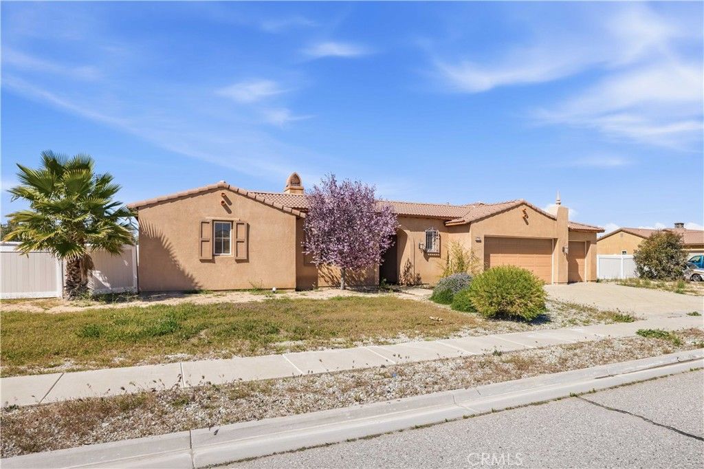 Photo of 6778 Serrano Ave, Hesperia, CA 92345 (MLS # SR26056440)