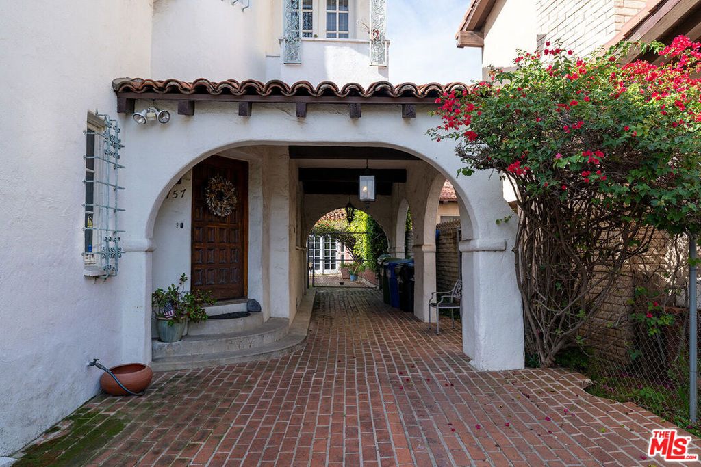 Photo of 757 Malcolm Avenue, Los Angeles, CA 90024 (MLS # 25630587)