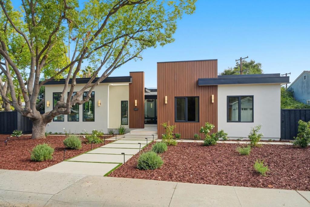 689 Moreno Lane