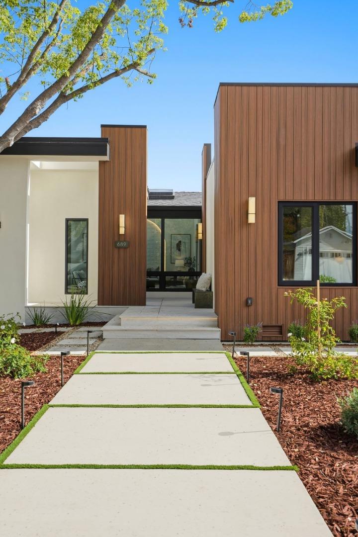 689 Moreno Lane
