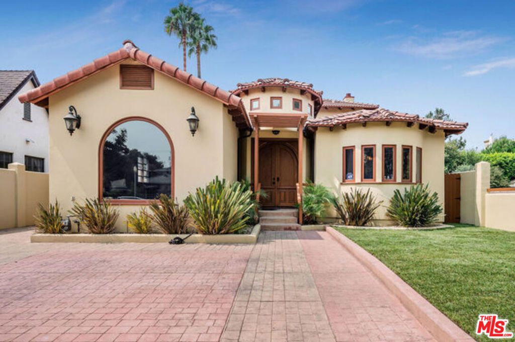 Photo of 4375 Kraft Avenue, Studio City, CA 91604 (MLS # 26738359)