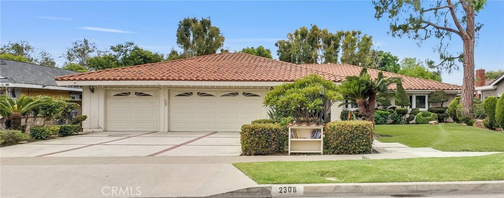 2308 N Lowell Lane