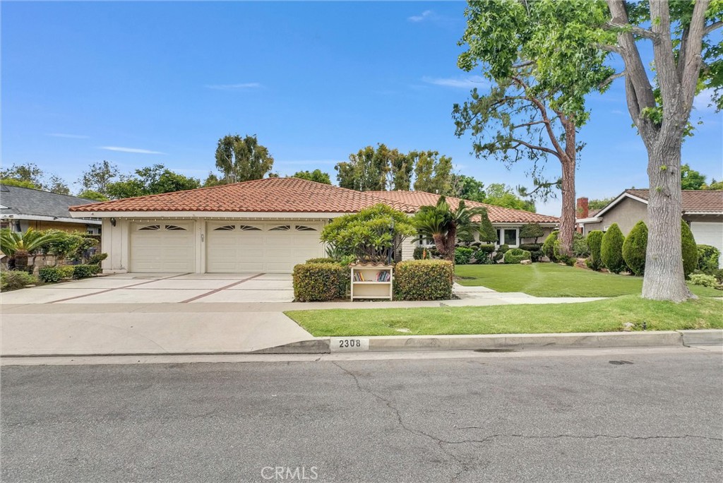 2308 N Lowell Lane