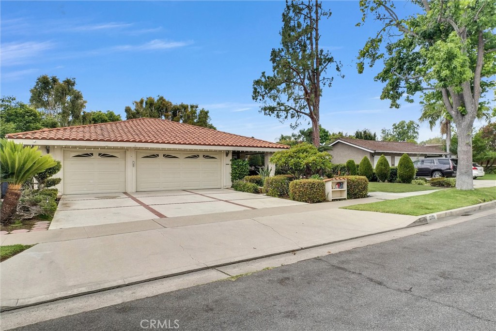 2308 N Lowell Lane