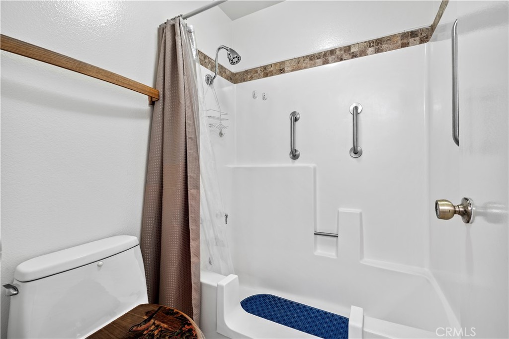 Laurels (LR) - Residential