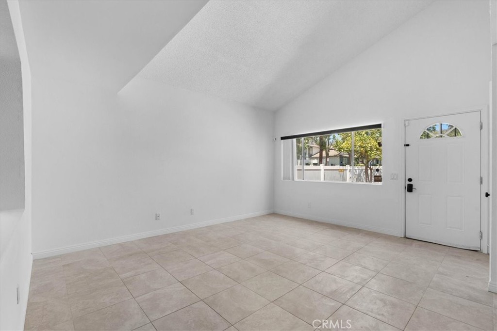 900 W Sierra Madre 44