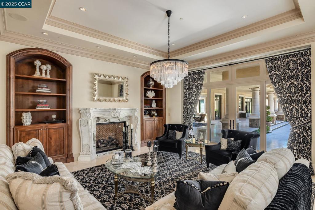 BLACKHAWK C. C. - Residential