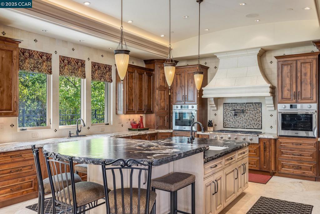 BLACKHAWK C. C. - Residential