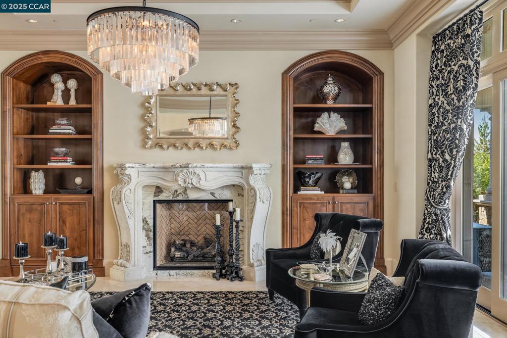 BLACKHAWK C. C. - Residential