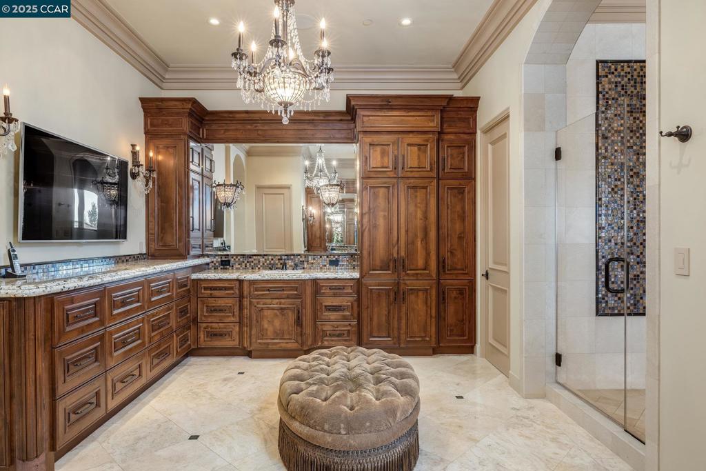 BLACKHAWK C. C. - Residential