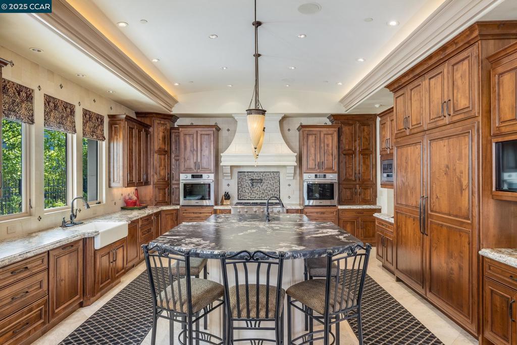 BLACKHAWK C. C. - Residential