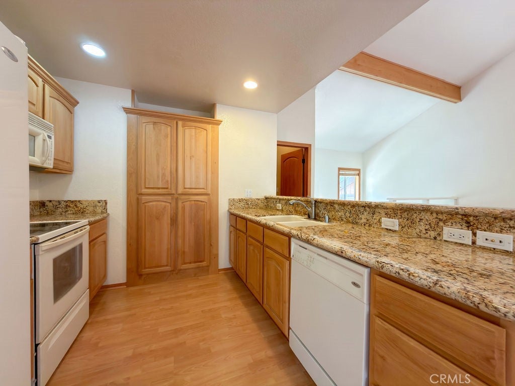 15908 Edgewood
