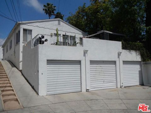 Photo of 975 Lucile Avenue, Los Angeles, CA 90026 (MLS # 26642499)