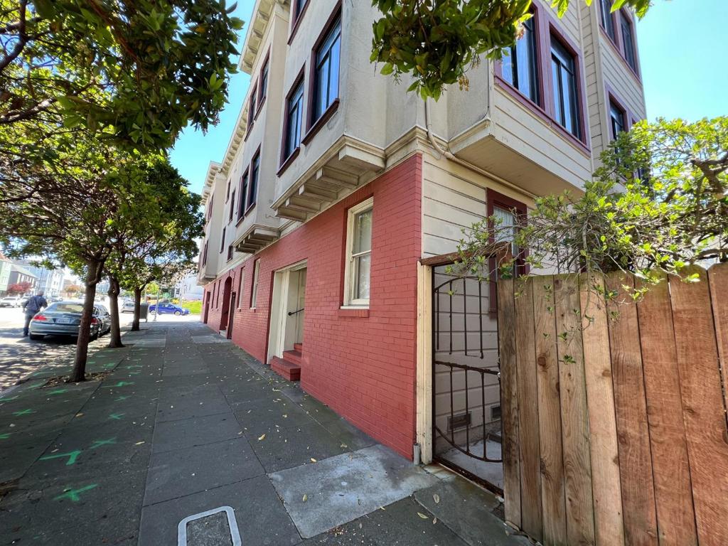 10031011 Anza Street