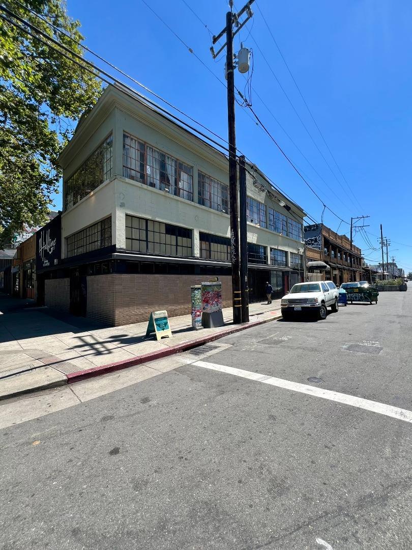 Awesome Jack London Square location with endless possibilities for owner user, developer or investor. Downstairs leased retail/restaurant and upstairs office for owner user or investor with separate entrance.