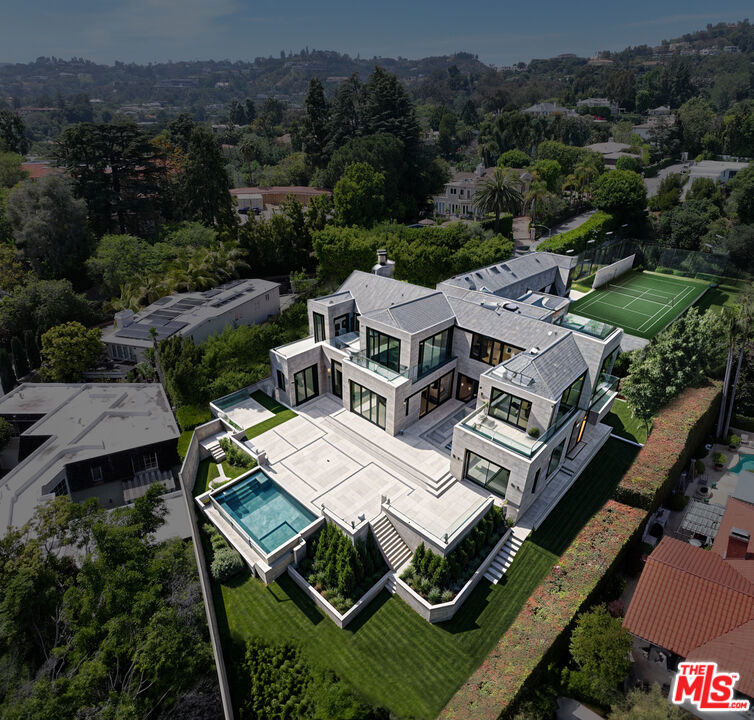 1120 Summit Drive