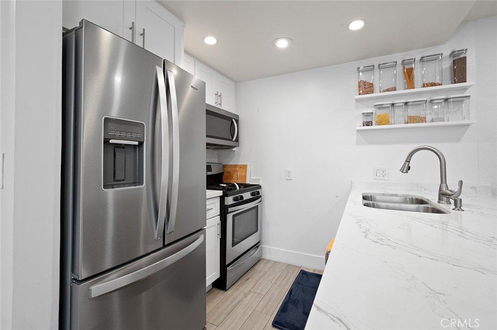 327 Chestnut Avenue 102