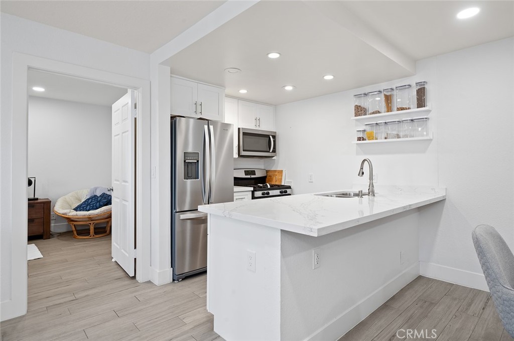 327 Chestnut Avenue 102