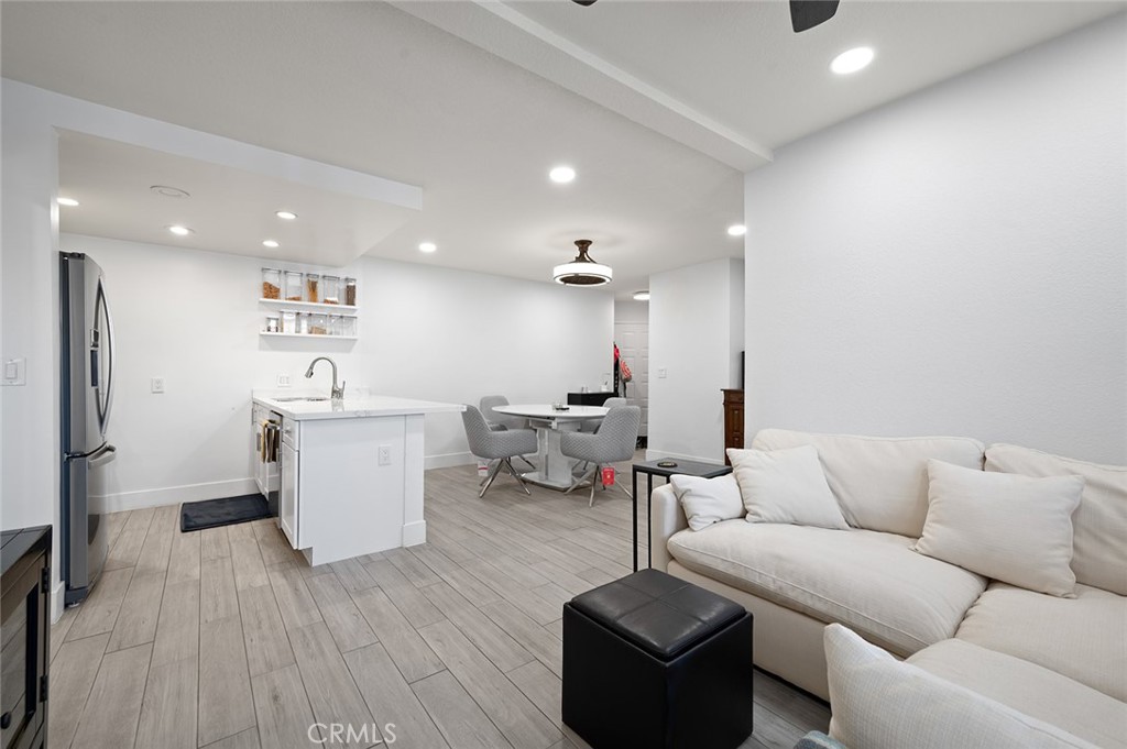 327 Chestnut Avenue 102
