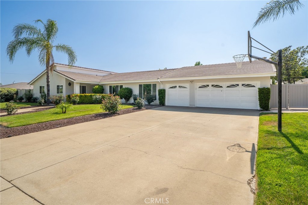 1817 N Vallejo Way