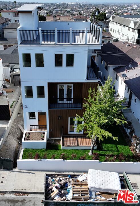 776 W 25th Street